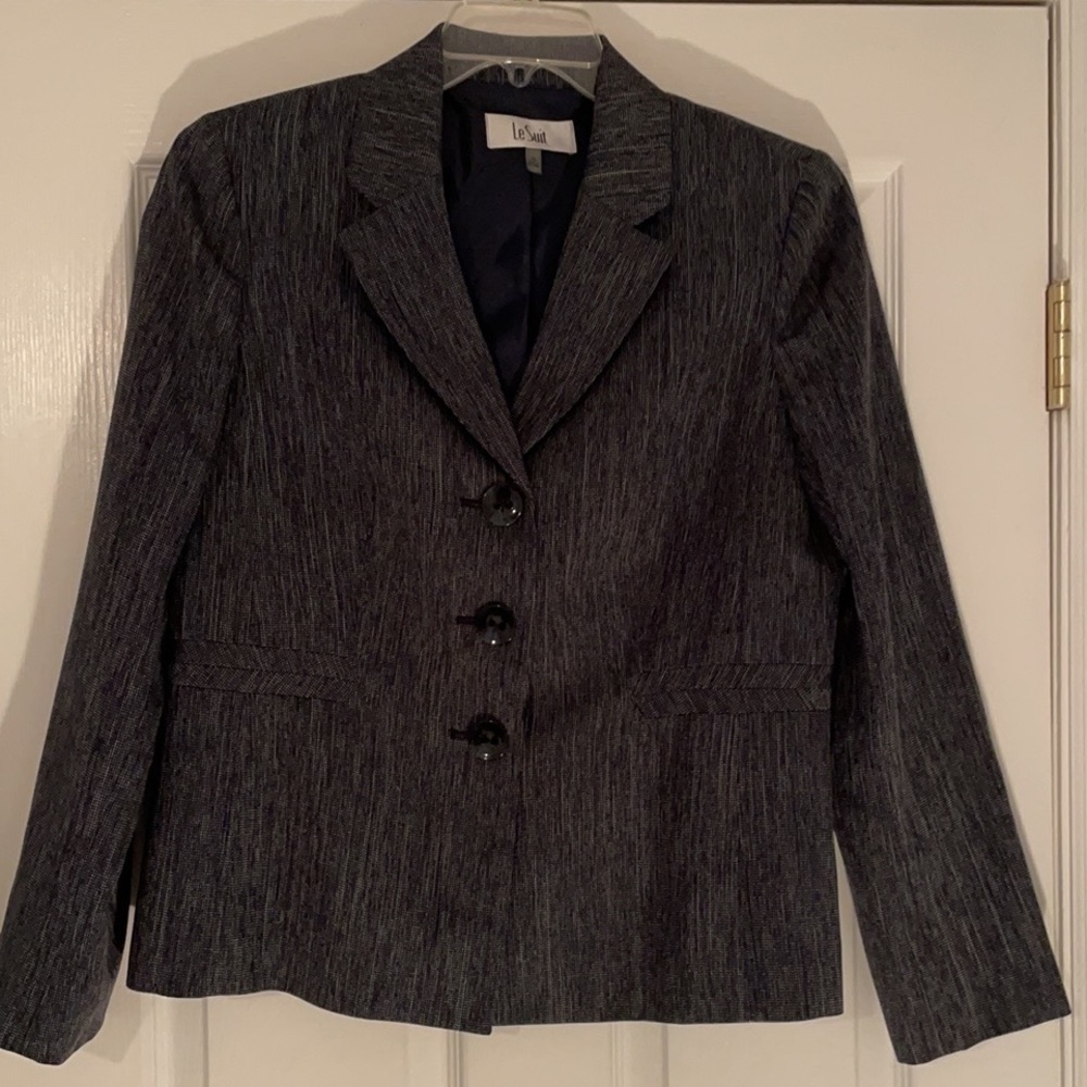 Three button ladies suit jacket